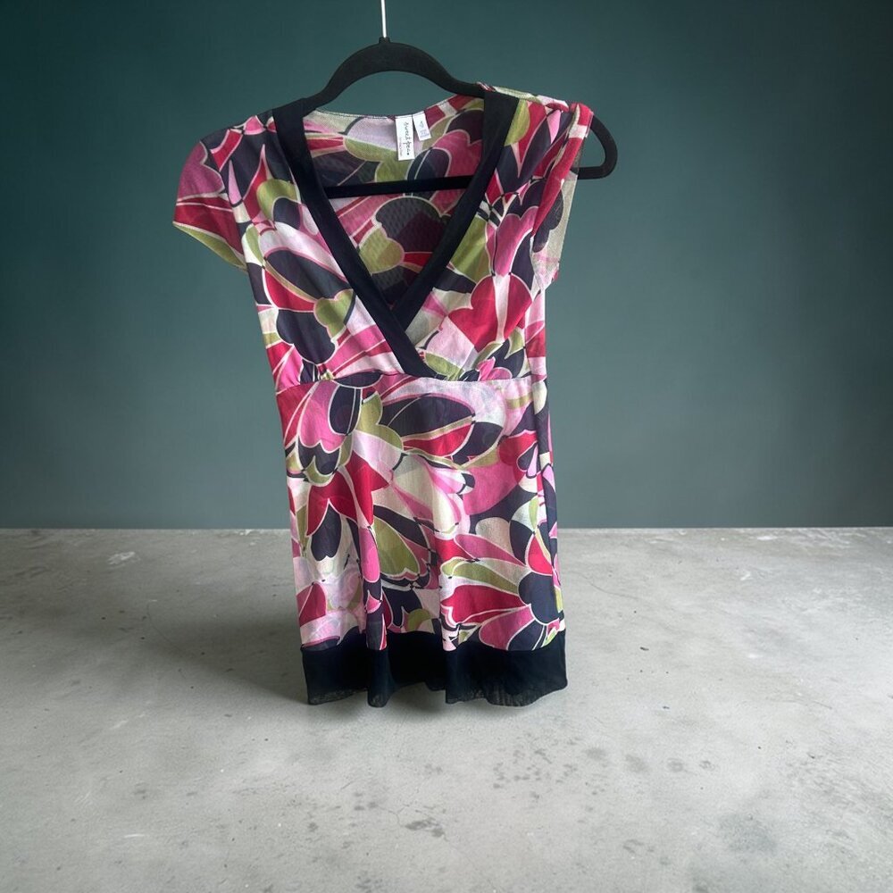 Sweet Pea Pink Red Black Geometric Mesh V Neck Sleeveless Top